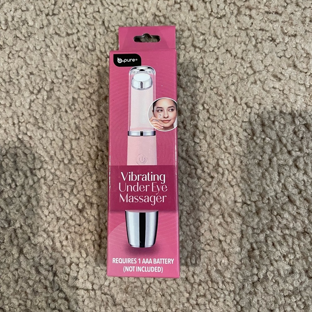 B-PURE Vibrating Under Eye Massager Compact Size